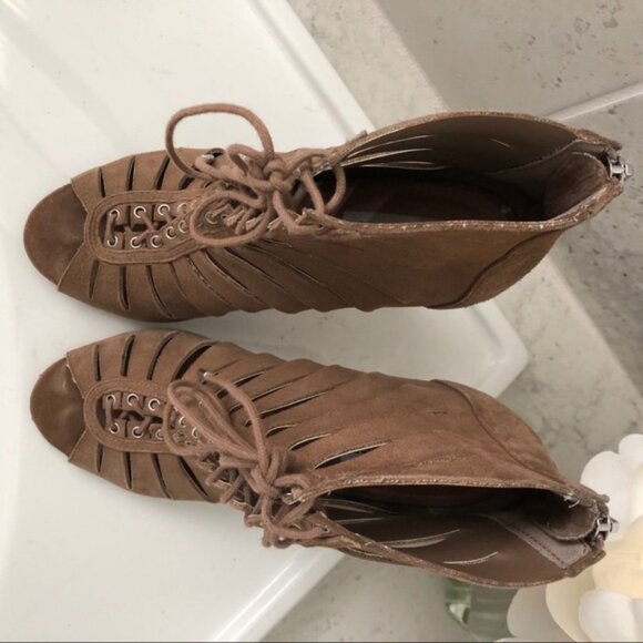 Steve Madden Women’s Lace Up Booties Size 8 - Picture 7 of 10